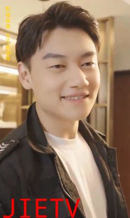 狂飙保安：我给美女总裁做贴身保镖