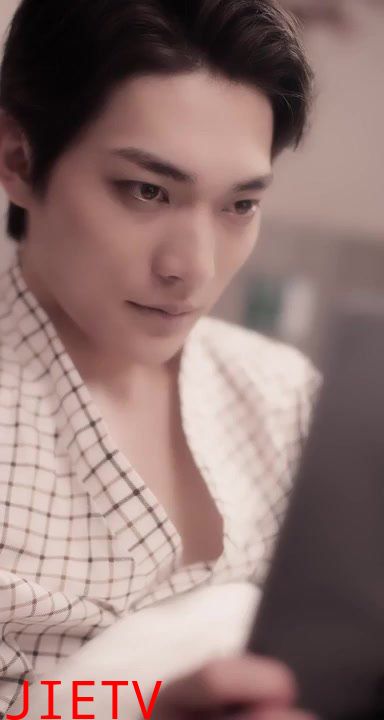 明总,夫人她只是把你当替身